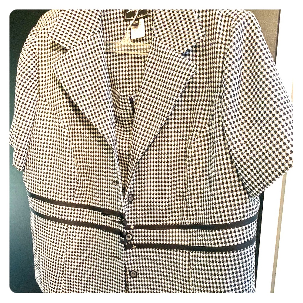 Blazer/skirt suit 22w